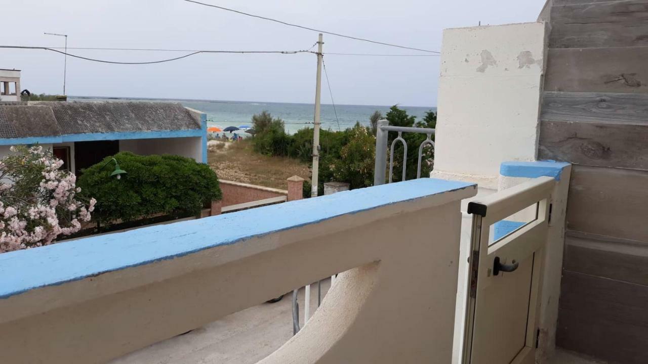 Villino Celeste Fronte Spiaggia Torre Lapillo Exterior foto